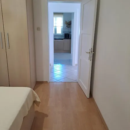 Iva Appartement Tisno